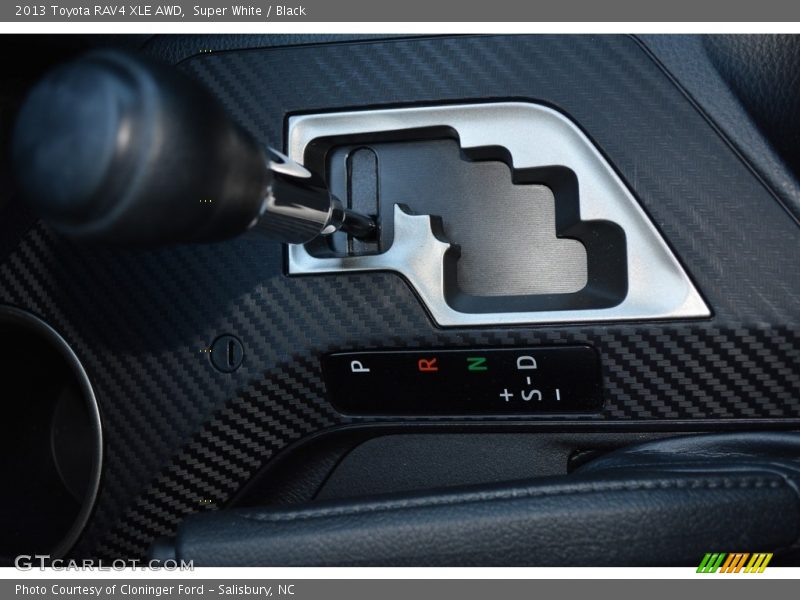Super White / Black 2013 Toyota RAV4 XLE AWD