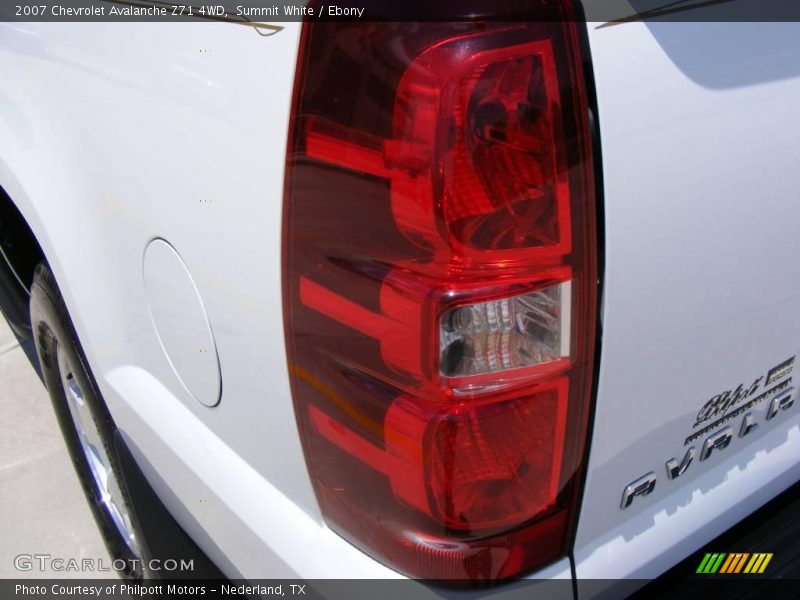 Summit White / Ebony 2007 Chevrolet Avalanche Z71 4WD