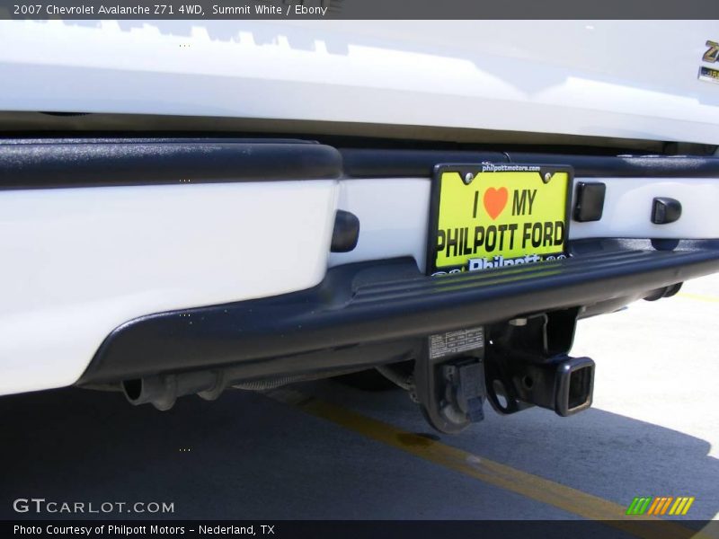 Summit White / Ebony 2007 Chevrolet Avalanche Z71 4WD