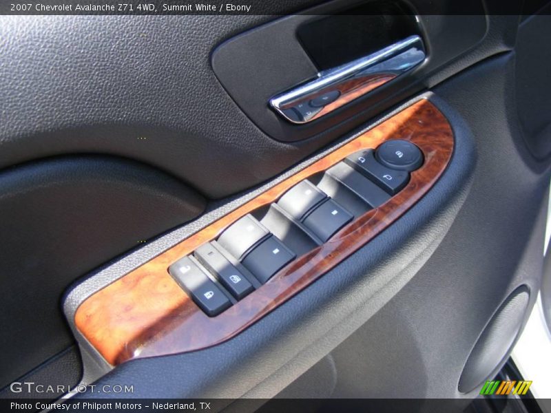 Summit White / Ebony 2007 Chevrolet Avalanche Z71 4WD