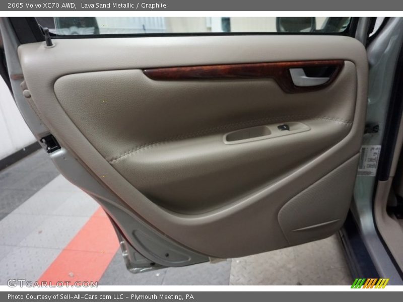Lava Sand Metallic / Graphite 2005 Volvo XC70 AWD