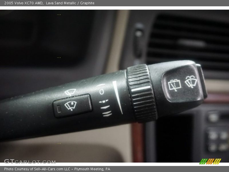 Lava Sand Metallic / Graphite 2005 Volvo XC70 AWD
