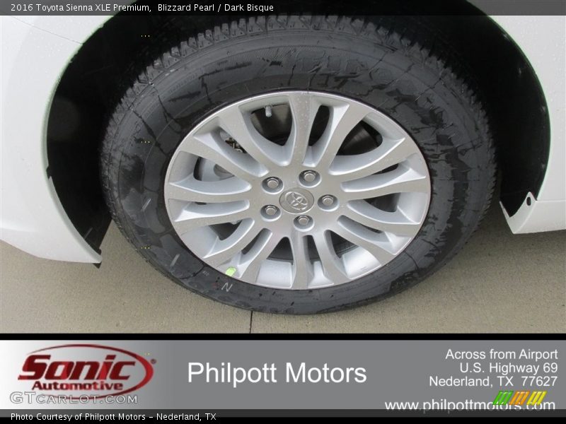 Blizzard Pearl / Dark Bisque 2016 Toyota Sienna XLE Premium