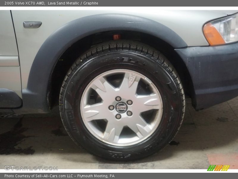 Lava Sand Metallic / Graphite 2005 Volvo XC70 AWD