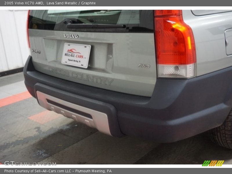 Lava Sand Metallic / Graphite 2005 Volvo XC70 AWD