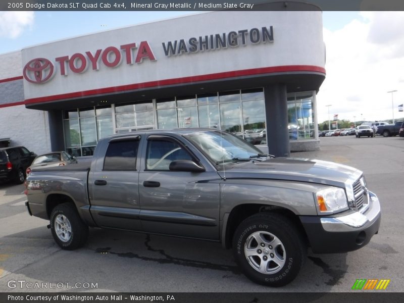 Mineral Gray Metallic / Medium Slate Gray 2005 Dodge Dakota SLT Quad Cab 4x4