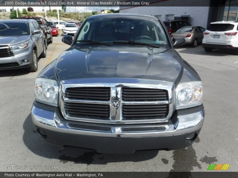 Mineral Gray Metallic / Medium Slate Gray 2005 Dodge Dakota SLT Quad Cab 4x4