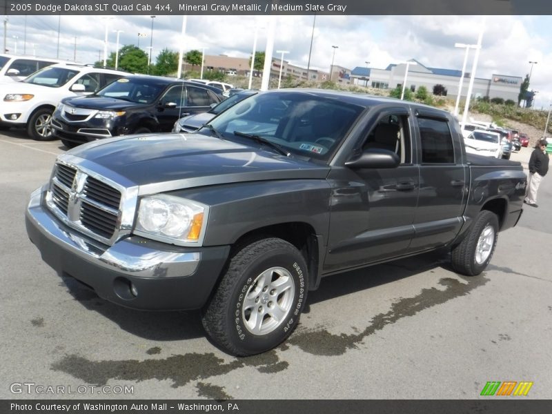 Mineral Gray Metallic / Medium Slate Gray 2005 Dodge Dakota SLT Quad Cab 4x4