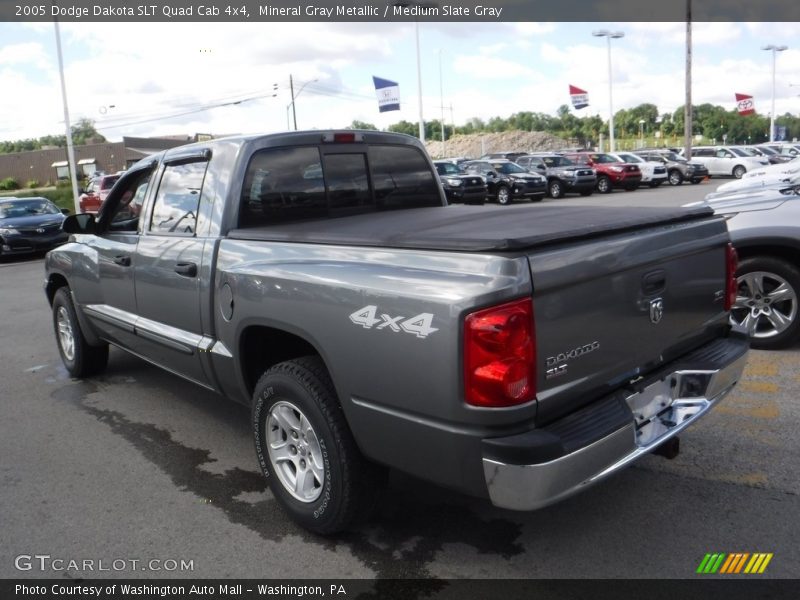 Mineral Gray Metallic / Medium Slate Gray 2005 Dodge Dakota SLT Quad Cab 4x4
