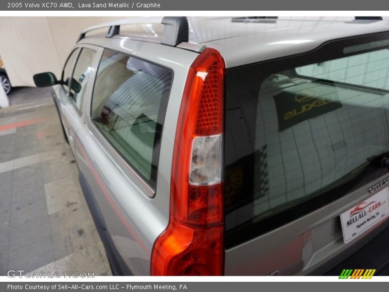 Lava Sand Metallic / Graphite 2005 Volvo XC70 AWD