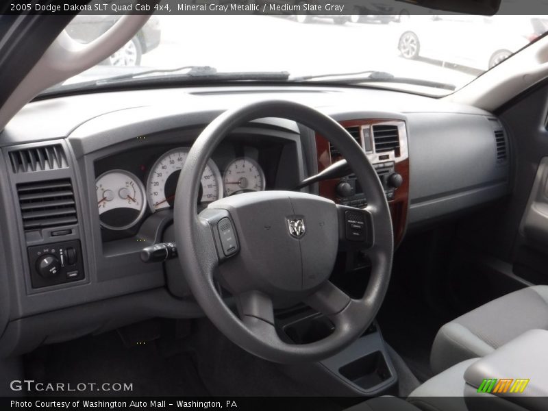 Mineral Gray Metallic / Medium Slate Gray 2005 Dodge Dakota SLT Quad Cab 4x4