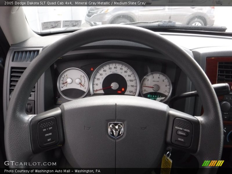 Mineral Gray Metallic / Medium Slate Gray 2005 Dodge Dakota SLT Quad Cab 4x4