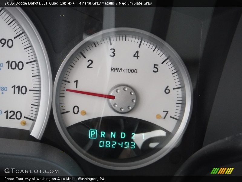 Mineral Gray Metallic / Medium Slate Gray 2005 Dodge Dakota SLT Quad Cab 4x4