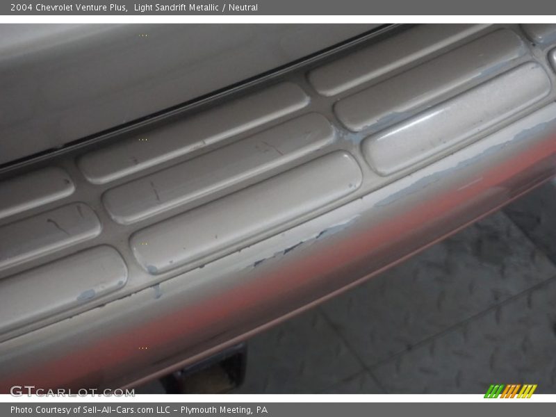 Light Sandrift Metallic / Neutral 2004 Chevrolet Venture Plus