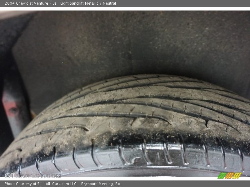 Light Sandrift Metallic / Neutral 2004 Chevrolet Venture Plus