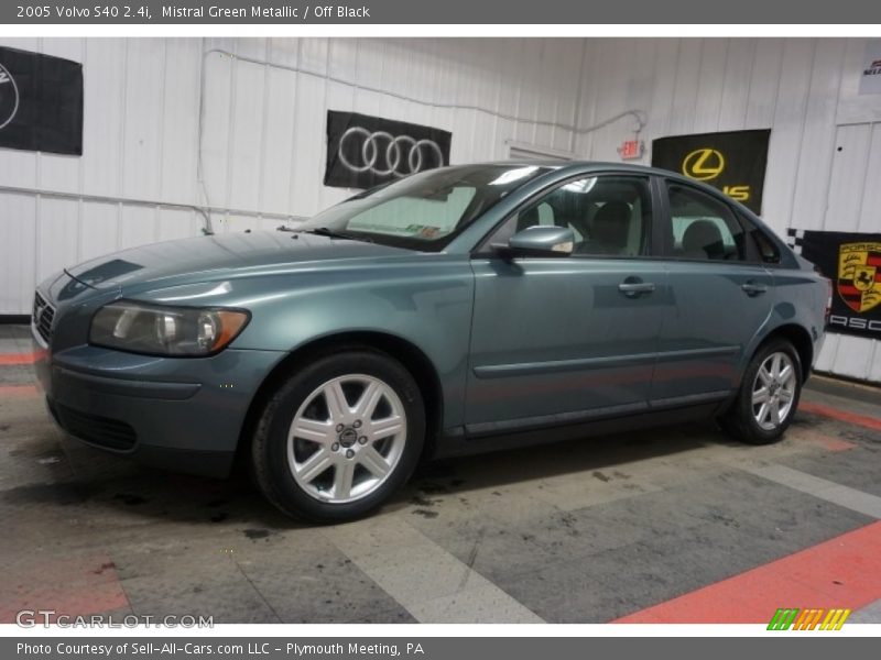 Mistral Green Metallic / Off Black 2005 Volvo S40 2.4i