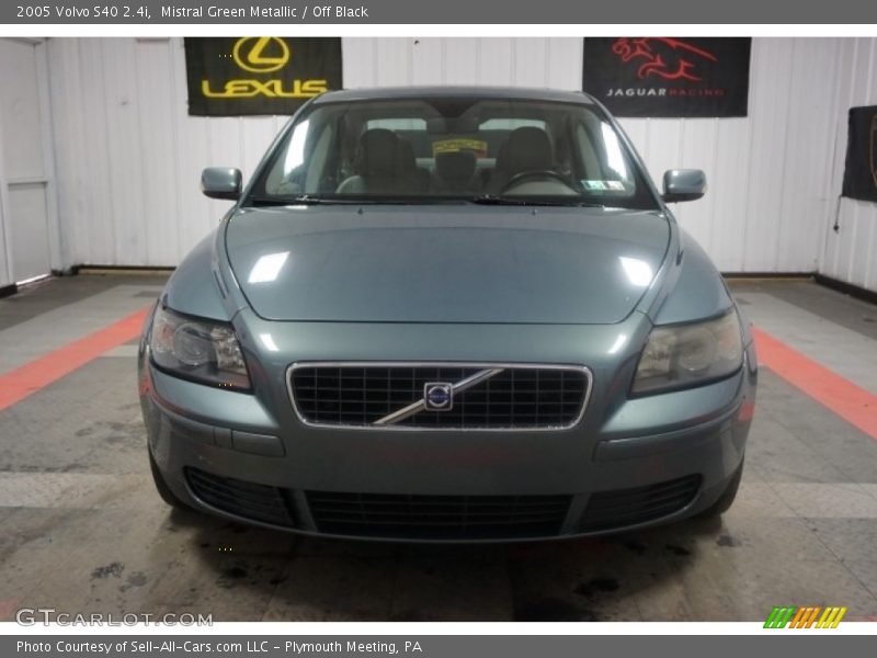 Mistral Green Metallic / Off Black 2005 Volvo S40 2.4i