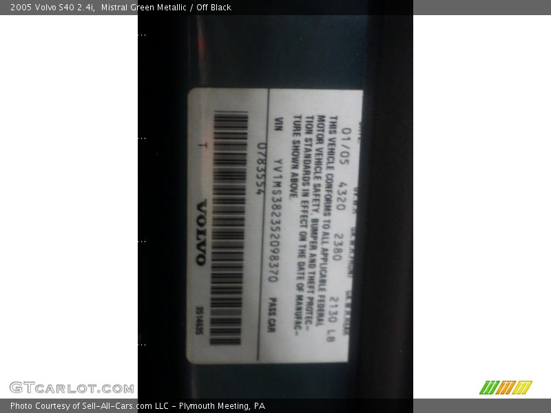 Mistral Green Metallic / Off Black 2005 Volvo S40 2.4i