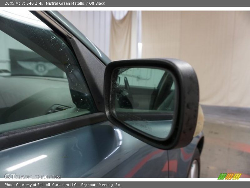 Mistral Green Metallic / Off Black 2005 Volvo S40 2.4i