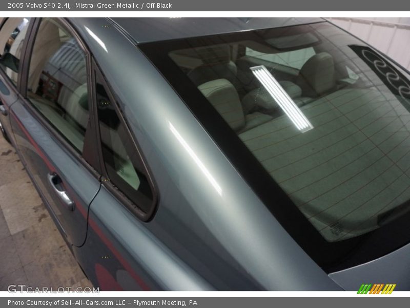 Mistral Green Metallic / Off Black 2005 Volvo S40 2.4i