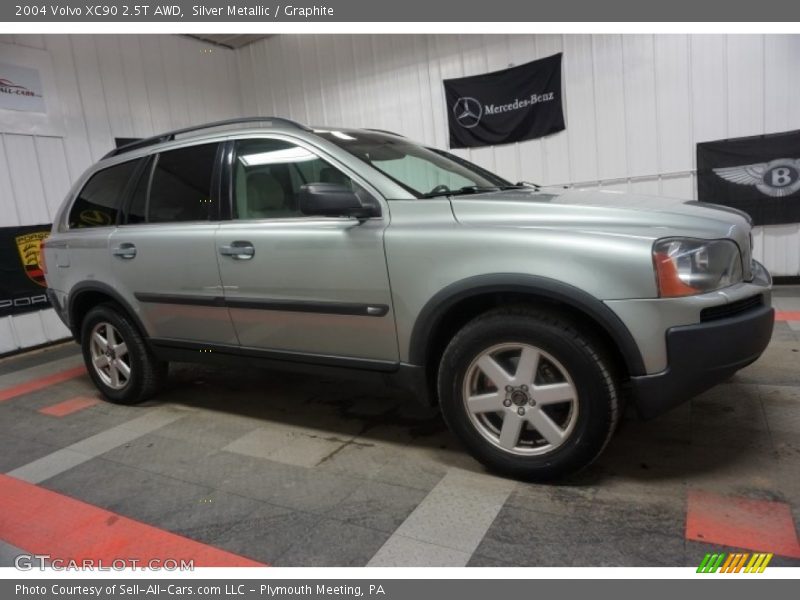 Silver Metallic / Graphite 2004 Volvo XC90 2.5T AWD