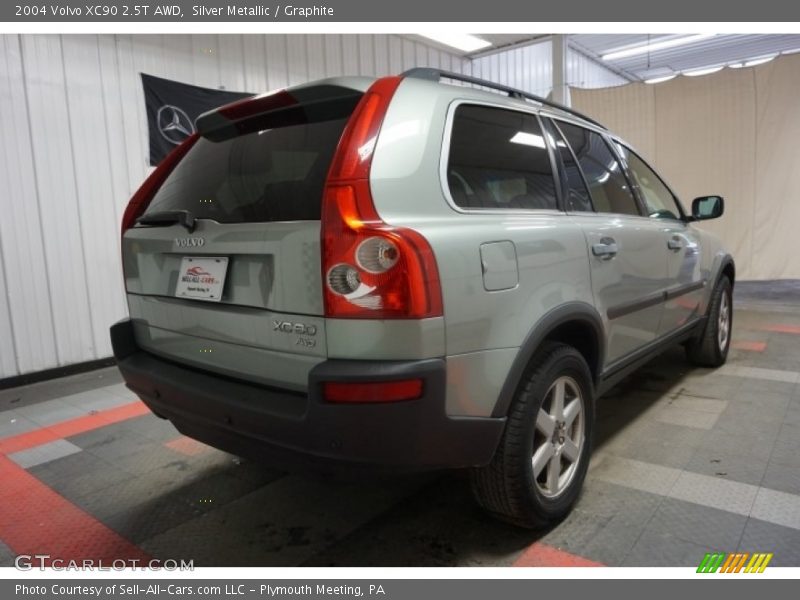 Silver Metallic / Graphite 2004 Volvo XC90 2.5T AWD