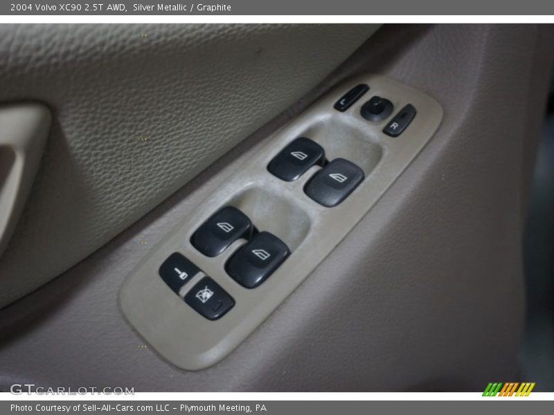 Silver Metallic / Graphite 2004 Volvo XC90 2.5T AWD