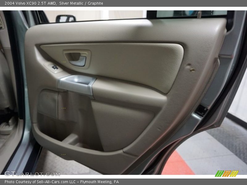Silver Metallic / Graphite 2004 Volvo XC90 2.5T AWD