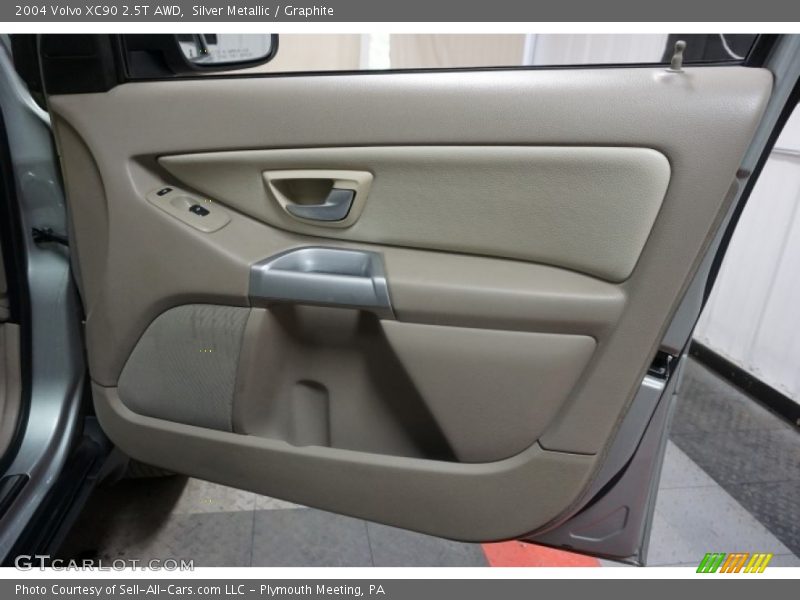 Silver Metallic / Graphite 2004 Volvo XC90 2.5T AWD