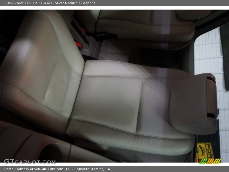 Silver Metallic / Graphite 2004 Volvo XC90 2.5T AWD