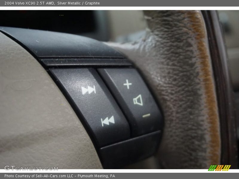 Silver Metallic / Graphite 2004 Volvo XC90 2.5T AWD