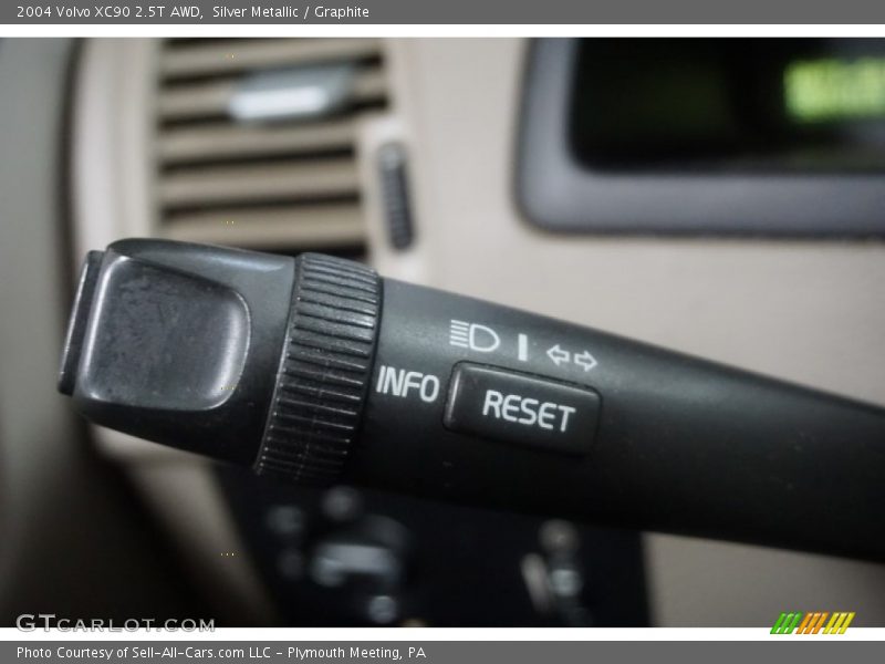 Silver Metallic / Graphite 2004 Volvo XC90 2.5T AWD