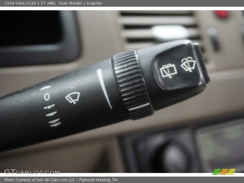 Silver Metallic / Graphite 2004 Volvo XC90 2.5T AWD