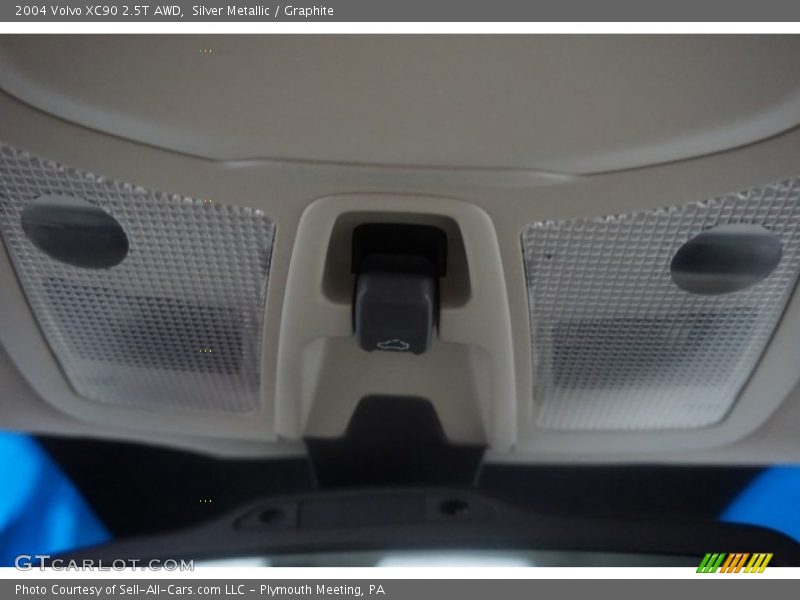 Silver Metallic / Graphite 2004 Volvo XC90 2.5T AWD