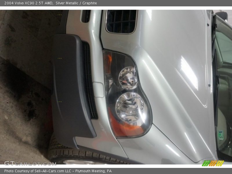 Silver Metallic / Graphite 2004 Volvo XC90 2.5T AWD