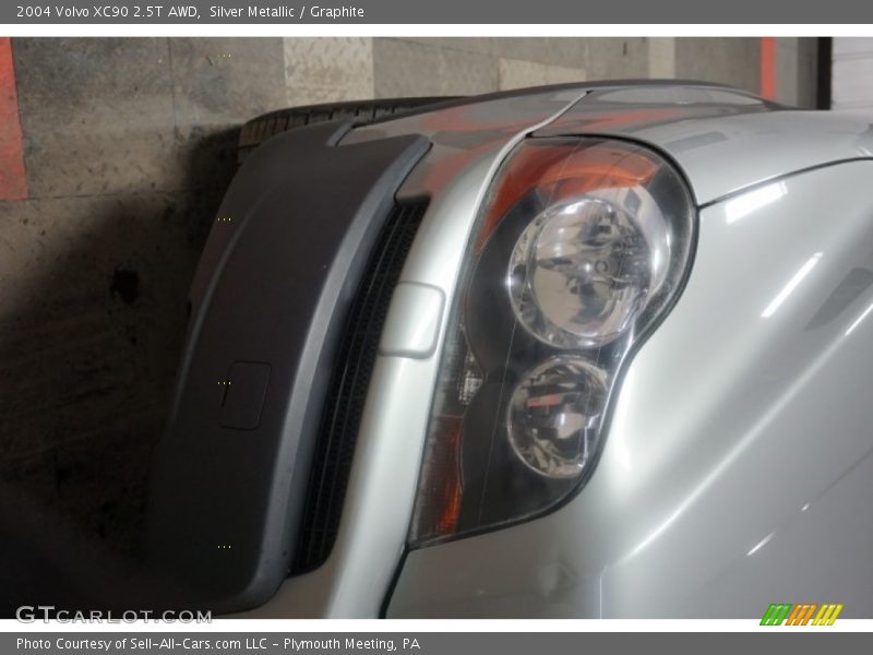 Silver Metallic / Graphite 2004 Volvo XC90 2.5T AWD
