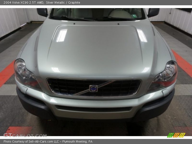 Silver Metallic / Graphite 2004 Volvo XC90 2.5T AWD