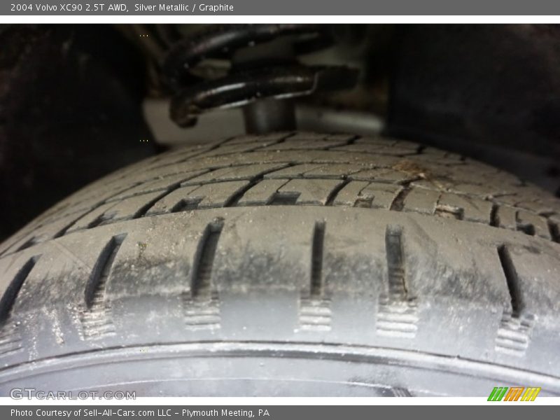 Silver Metallic / Graphite 2004 Volvo XC90 2.5T AWD