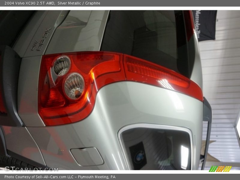 Silver Metallic / Graphite 2004 Volvo XC90 2.5T AWD