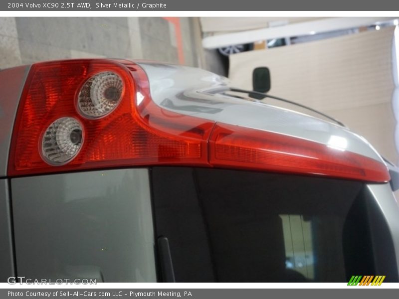 Silver Metallic / Graphite 2004 Volvo XC90 2.5T AWD