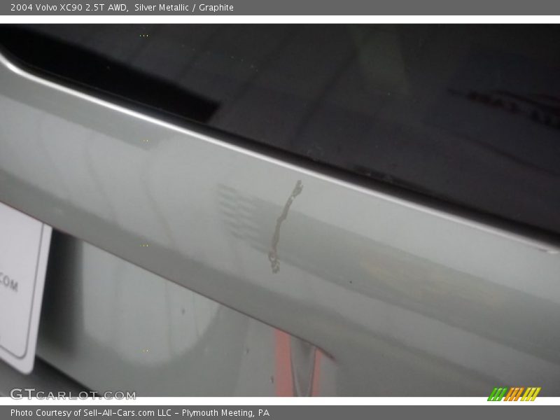 Silver Metallic / Graphite 2004 Volvo XC90 2.5T AWD