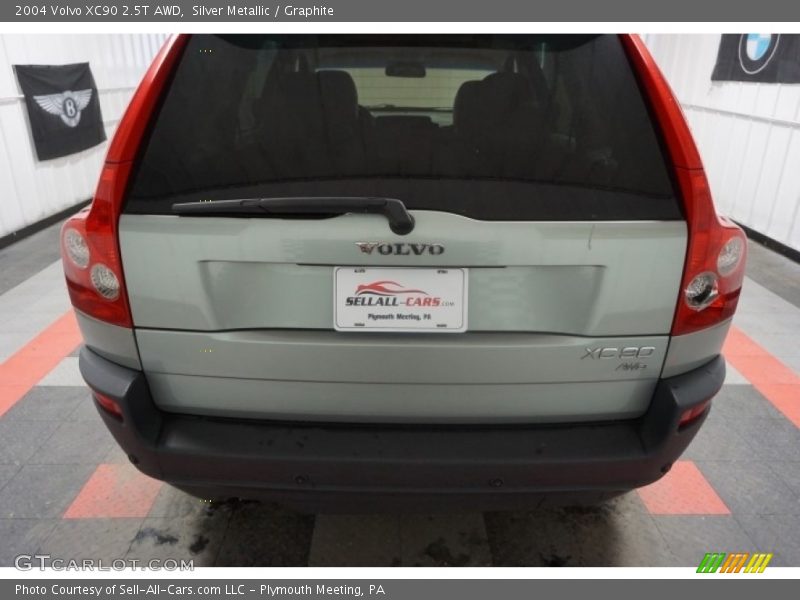Silver Metallic / Graphite 2004 Volvo XC90 2.5T AWD