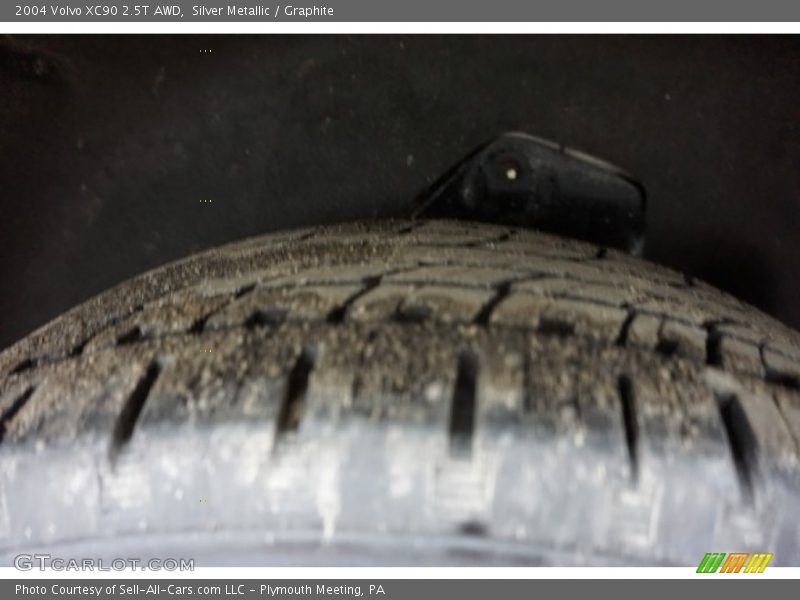 Silver Metallic / Graphite 2004 Volvo XC90 2.5T AWD