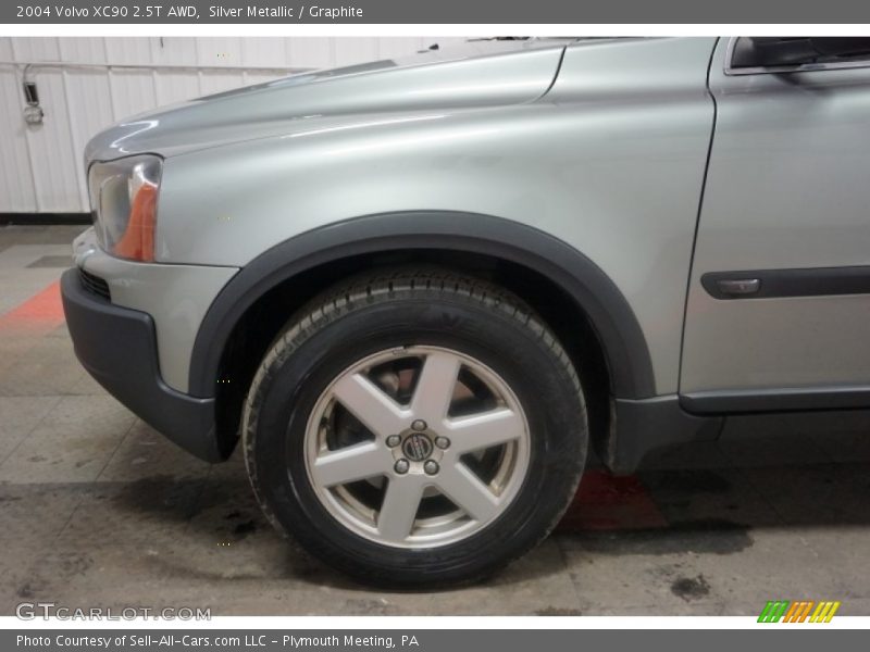 Silver Metallic / Graphite 2004 Volvo XC90 2.5T AWD