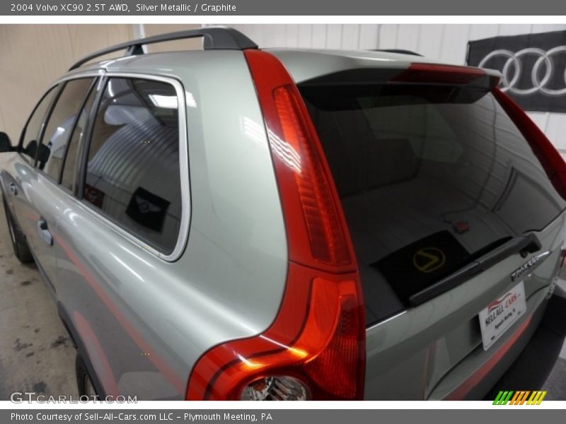 Silver Metallic / Graphite 2004 Volvo XC90 2.5T AWD