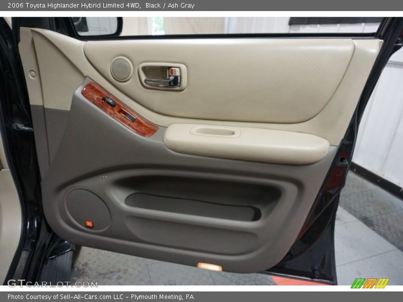 Black / Ash Gray 2006 Toyota Highlander Hybrid Limited 4WD