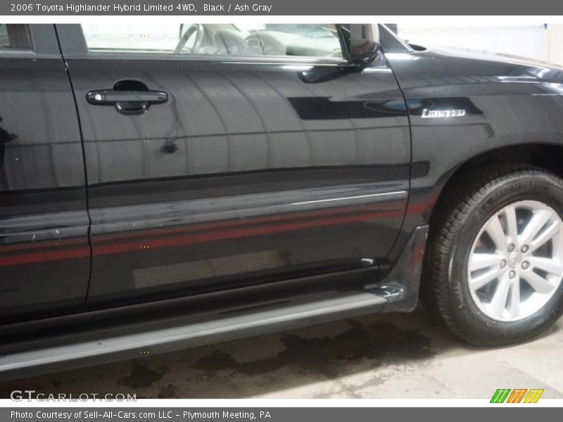 Black / Ash Gray 2006 Toyota Highlander Hybrid Limited 4WD