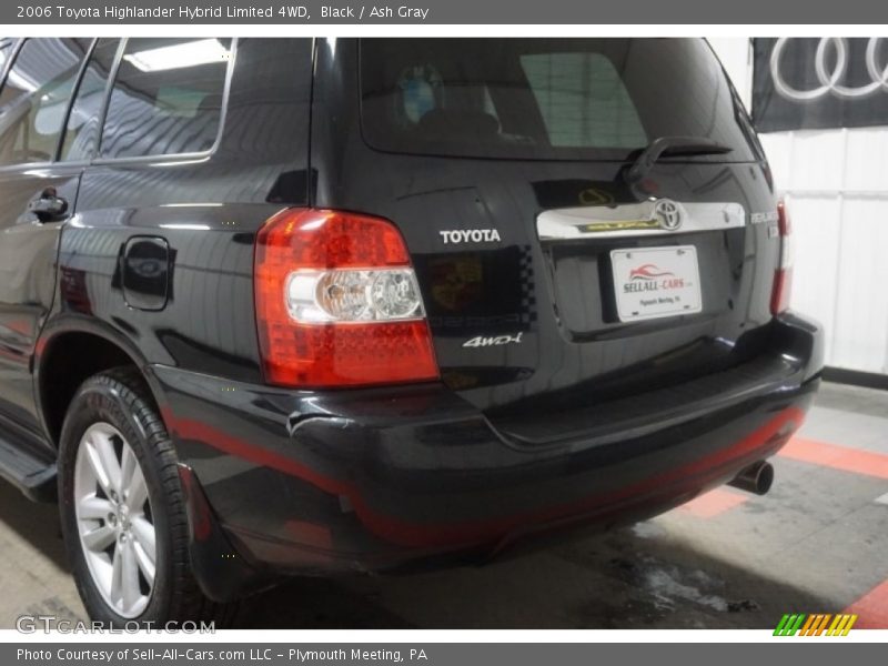 Black / Ash Gray 2006 Toyota Highlander Hybrid Limited 4WD