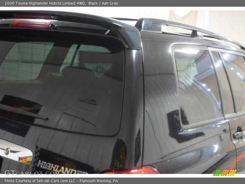 Black / Ash Gray 2006 Toyota Highlander Hybrid Limited 4WD