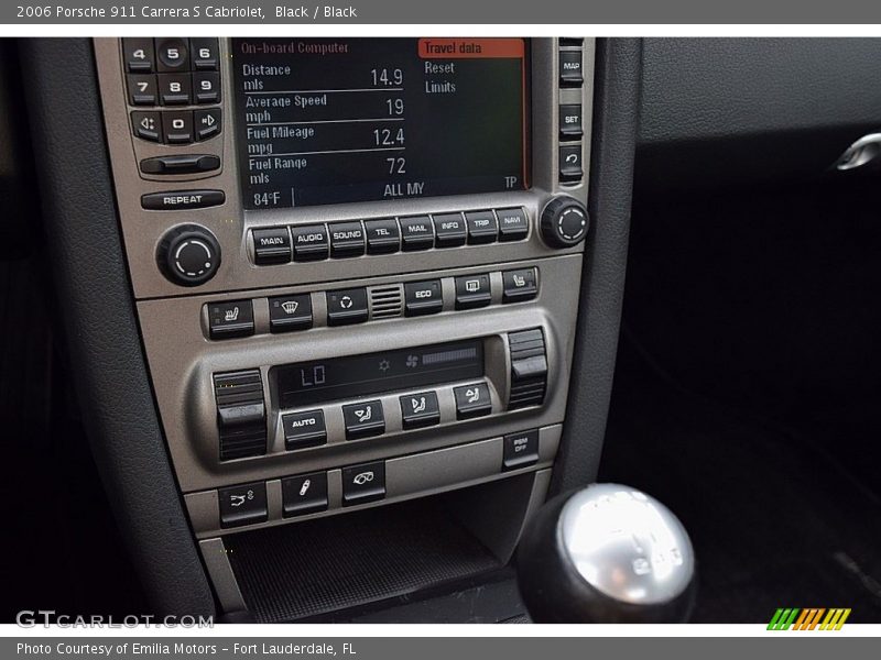 Dashboard of 2006 911 Carrera S Cabriolet